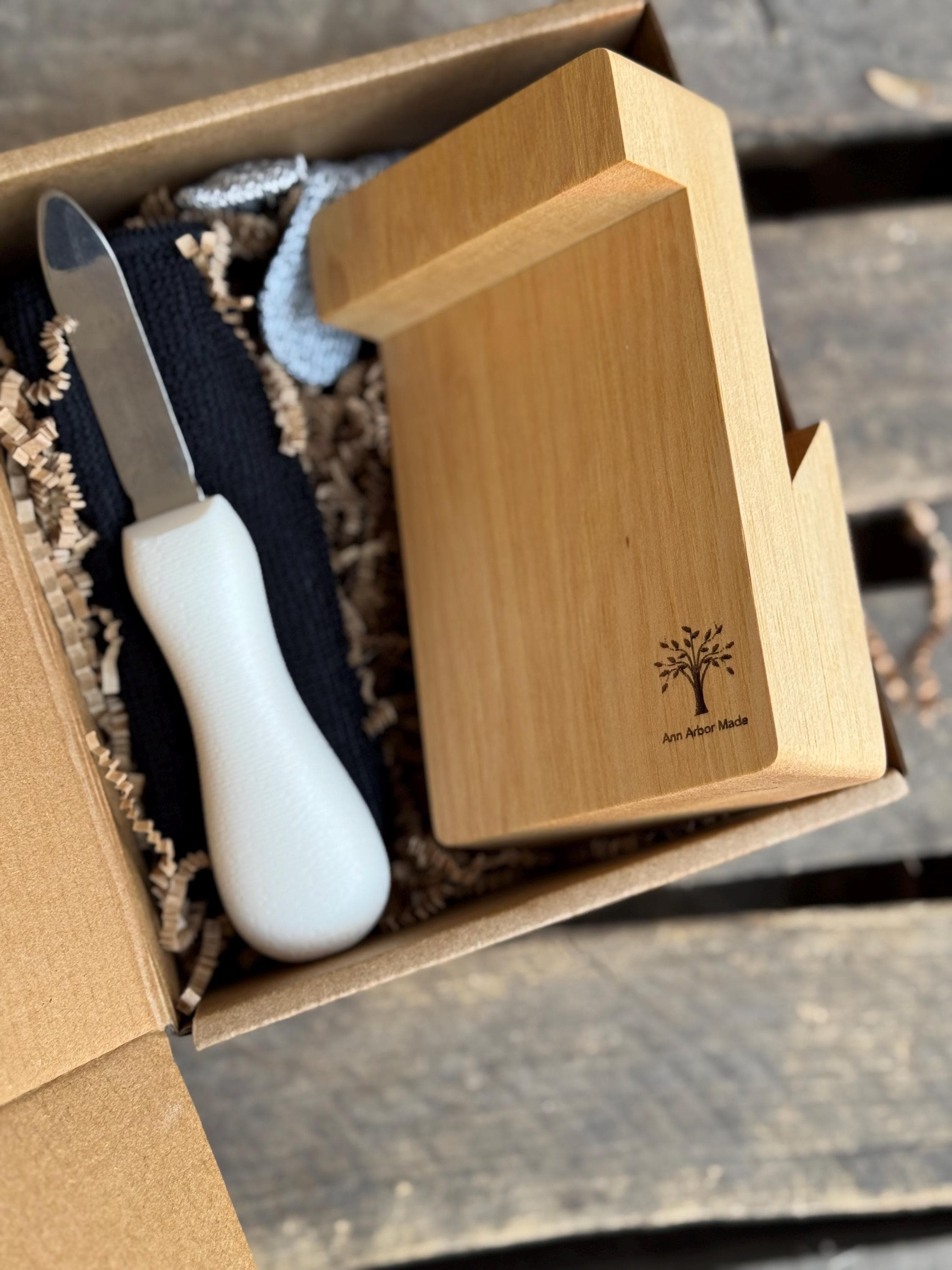 Personalized Oyster Shucking Clamp Kit: Knife, Glove & Towel